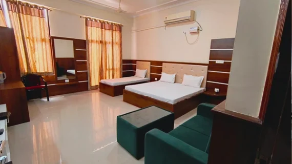 family-room-triple-bed